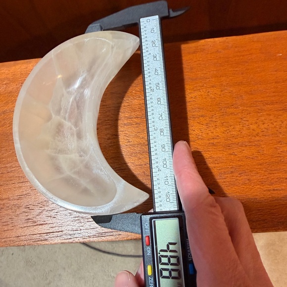 Selenite Moon Bowl - Picture 4 of 4